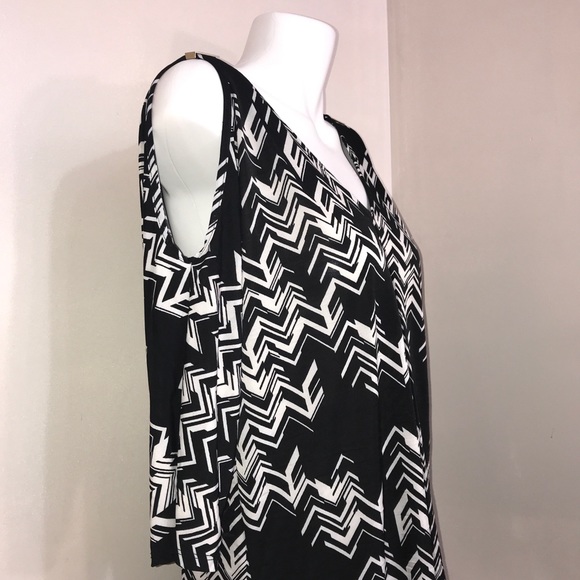 INC. B&W Prints Sleeve Cutout V-Neck Flowy Top - Picture 5 of 11